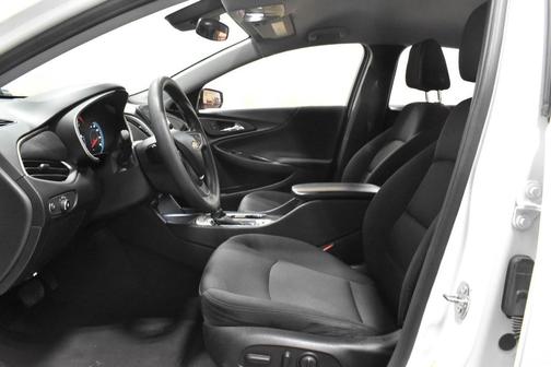 Summit White 2023 Chevrolet Malibu FWD 1LT