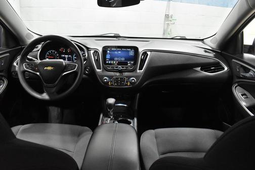 Summit White 2023 Chevrolet Malibu FWD 1LT