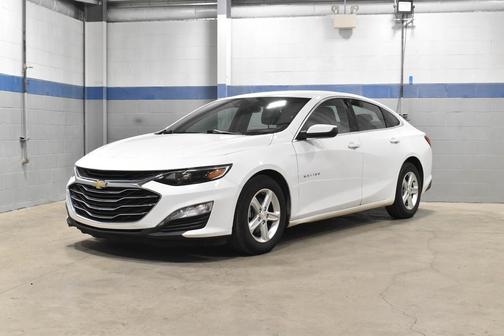 Summit White 2023 Chevrolet Malibu FWD 1LT
