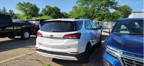 2022 Chevrolet Equinox FWD RS