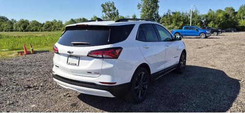 Summit White 2024 Chevrolet Equinox AWD RS