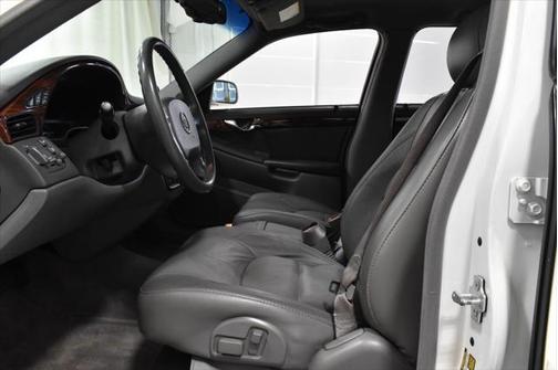2005 Cadillac DeVille Base