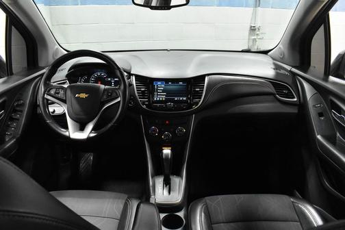 Mosaic Black Metallic 2019 Chevrolet Trax LT