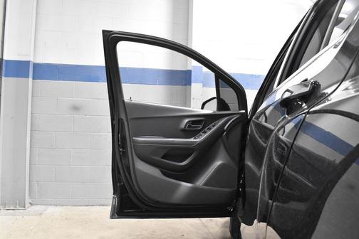 Mosaic Black Metallic 2019 Chevrolet Trax LT