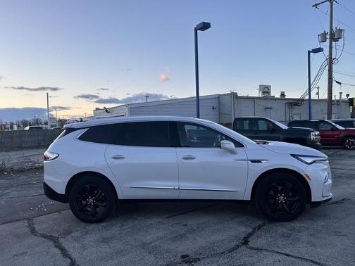 2024 Buick Enclave Essence FWD