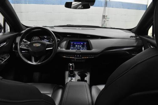 Stellar Black Metallic 2023 Cadillac XT4 Luxury