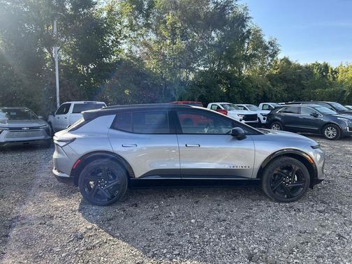 2025 Chevrolet Equinox EV RS