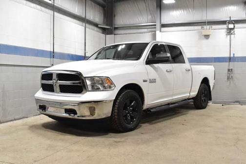 2017 RAM 1500 SLT