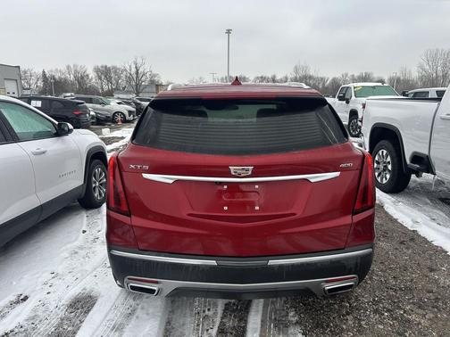 2022 Cadillac XT5 Premium Luxury