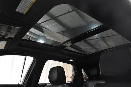 Crystal White Tricoat 2024 Cadillac XT5 Premium Luxury