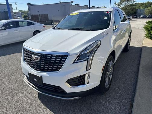 Crystal White Tricoat 2024 Cadillac XT5 Premium Luxury