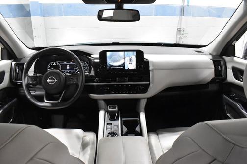 2022 Nissan Pathfinder SL 4WD