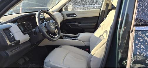 2022 Nissan Pathfinder SL 4WD