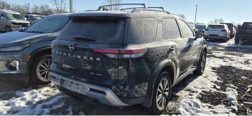 2022 Nissan Pathfinder SL 4WD