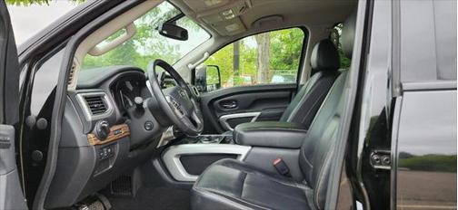 2017 Nissan Titan XD SL