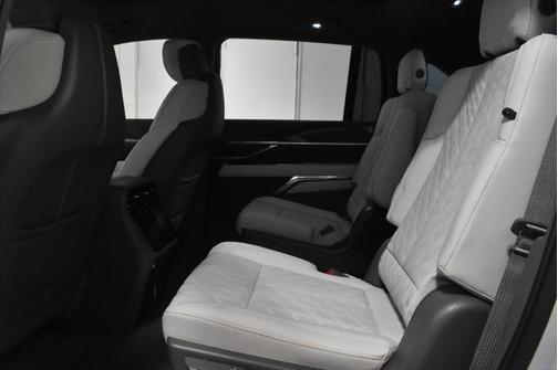 2025 Cadillac Escalade Luxury