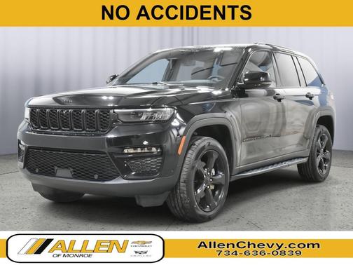 Diamond Black Crystal Pearl 2024 Jeep Grand Cherokee Limited