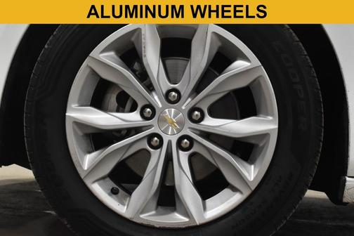 Summit White 2024 Chevrolet Malibu FWD 1LT
