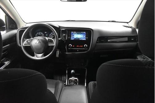 2020 Mitsubishi Outlander ES