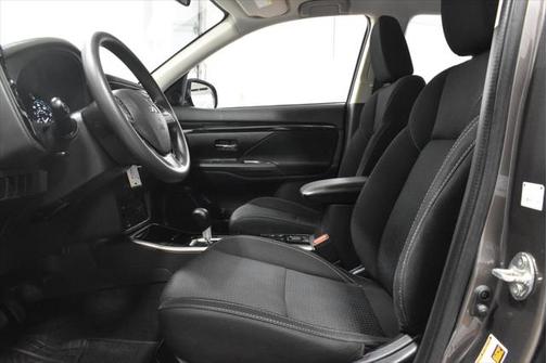 2020 Mitsubishi Outlander ES