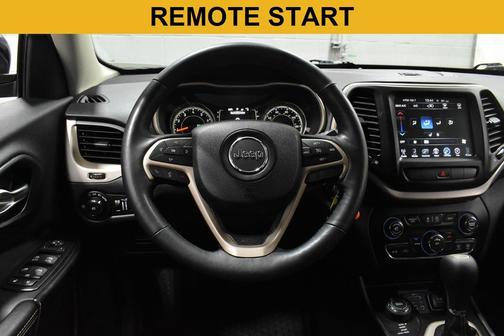 Brilliant Black Crystal Pearlcoat 2015 Jeep Cherokee Latitude