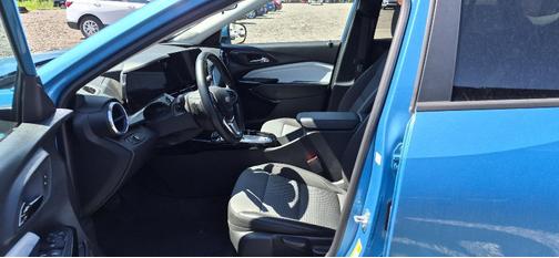 Marina Blue Metallic 2025 Chevrolet Trax LT