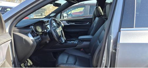 Argent Silver Metallic 2023 Cadillac XT6 Premium Luxury AWD