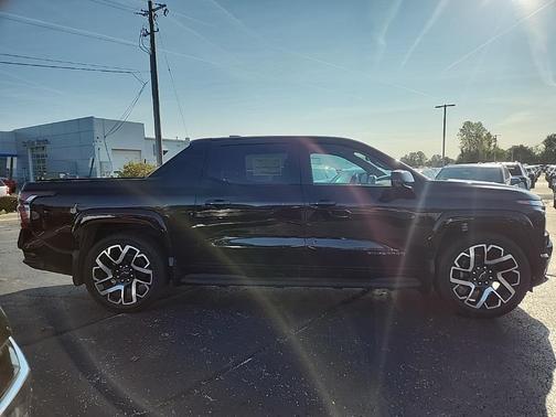 2024 Chevrolet Silverado EV RST