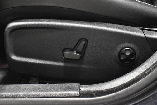 2018 Chrysler 300 S