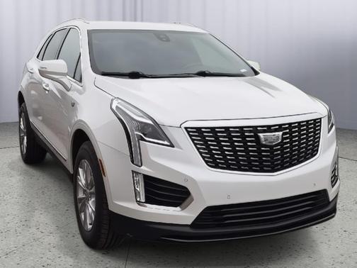 Crystal White Tricoat 2023 Cadillac XT5 Luxury