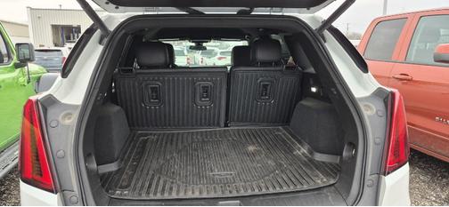 Crystal White Tricoat 2023 Cadillac XT5 Luxury