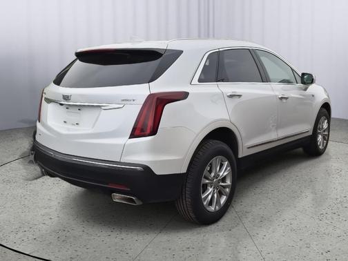 Crystal White Tricoat 2023 Cadillac XT5 Luxury