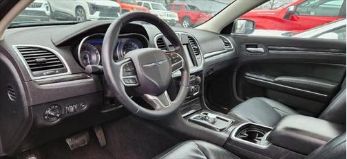 2017 Chrysler 300 Limited