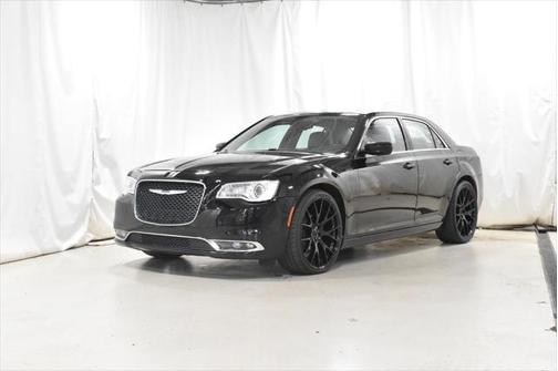 2017 Chrysler 300 Limited