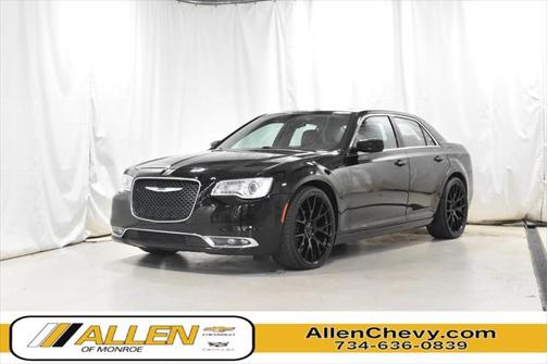 2017 Chrysler 300 Limited