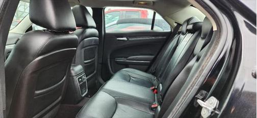 2017 Chrysler 300 Limited