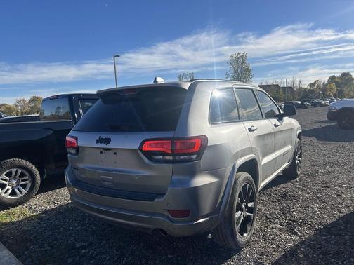 2021 Jeep Grand Cherokee Laredo