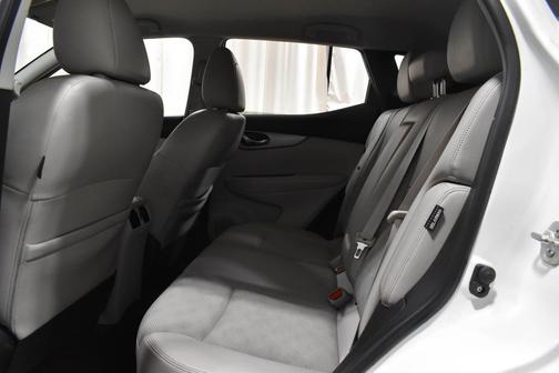 Pearl White Tricoat 2020 Nissan Rogue Sport SV