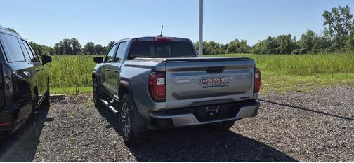 Sterling Metallic 2024 GMC Canyon AT4