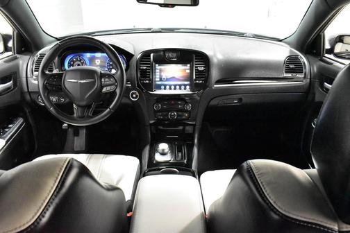 2018 Chrysler 300 S