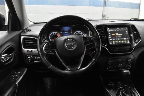 Diamond Black Crystal Pearlcoat 2020 Jeep Cherokee Limited