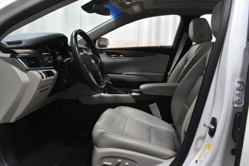 Crystal White Tricoat 2019 Cadillac XTS Luxury