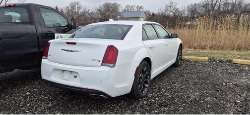 2018 Chrysler 300 S