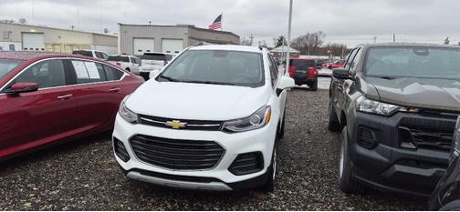 Summit White 2022 Chevrolet Trax LT