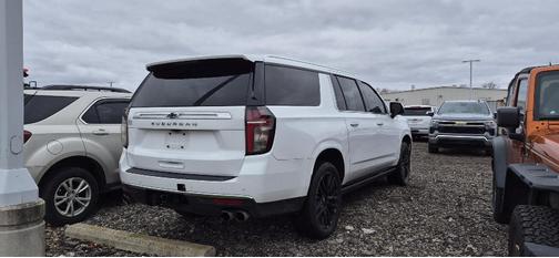 Summit White 2021 Chevrolet Suburban 4WD High Country