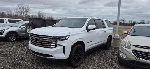 Summit White 2021 Chevrolet Suburban 4WD High Country