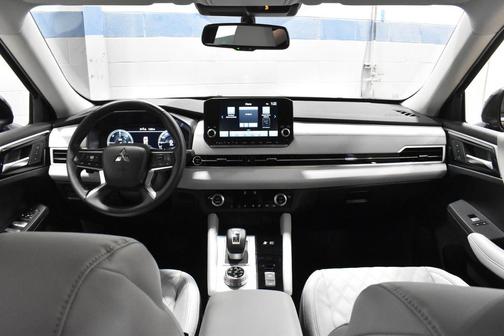 2023 Mitsubishi Outlander PHEV SEL