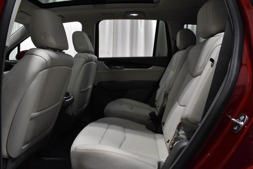 2025 Cadillac XT6 Premium Luxury FWD