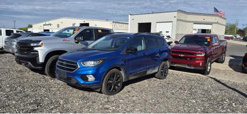 Blue Metallic 2018 Ford Escape SE