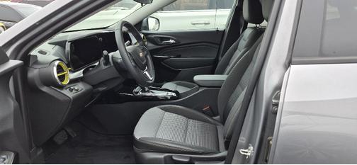 Sterling Gray Metallic 2024 Chevrolet Trax LT